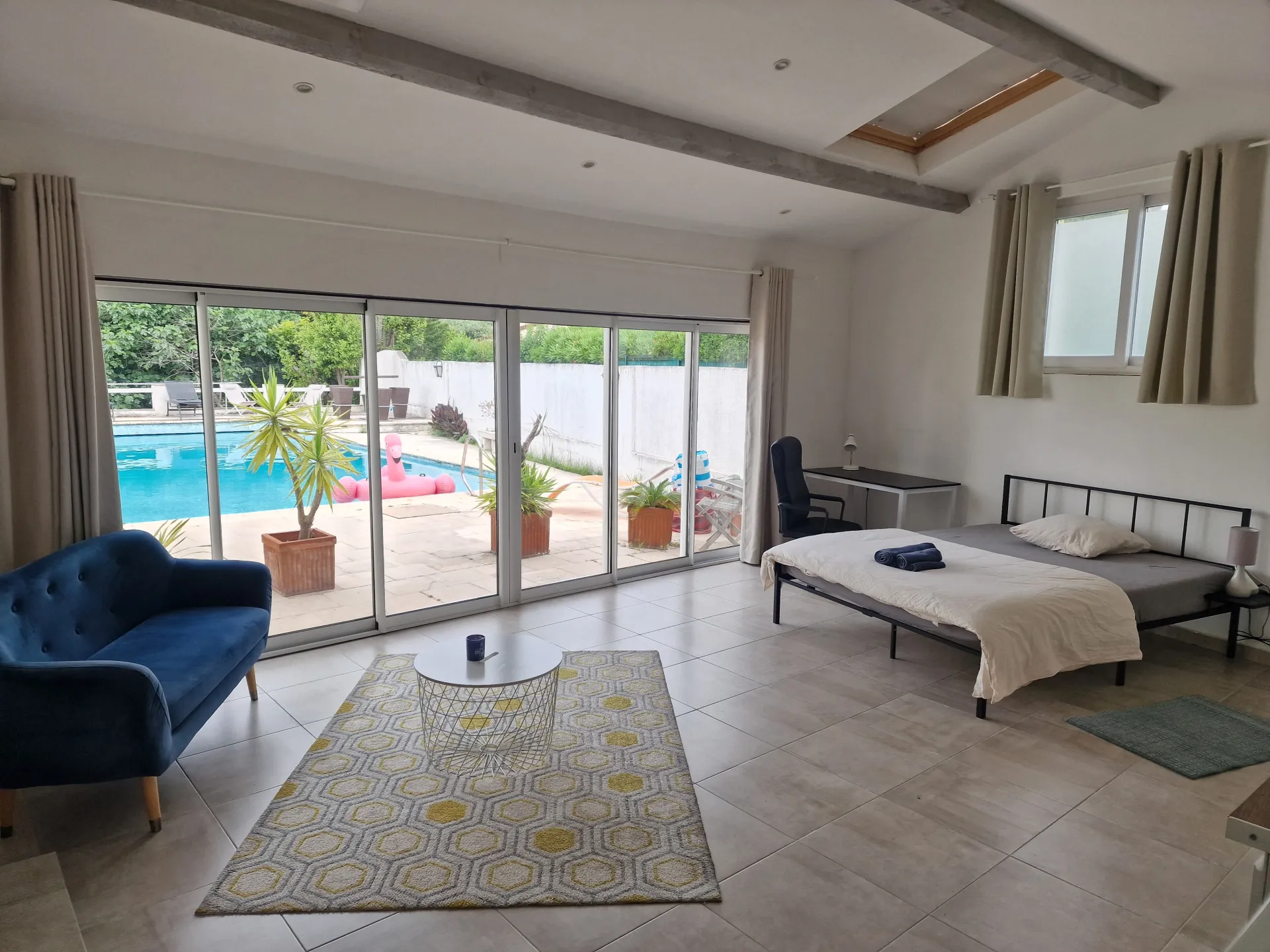 https://mangobeds.s3.amazonaws.com/media/nomadunion_villa_monaco.webp